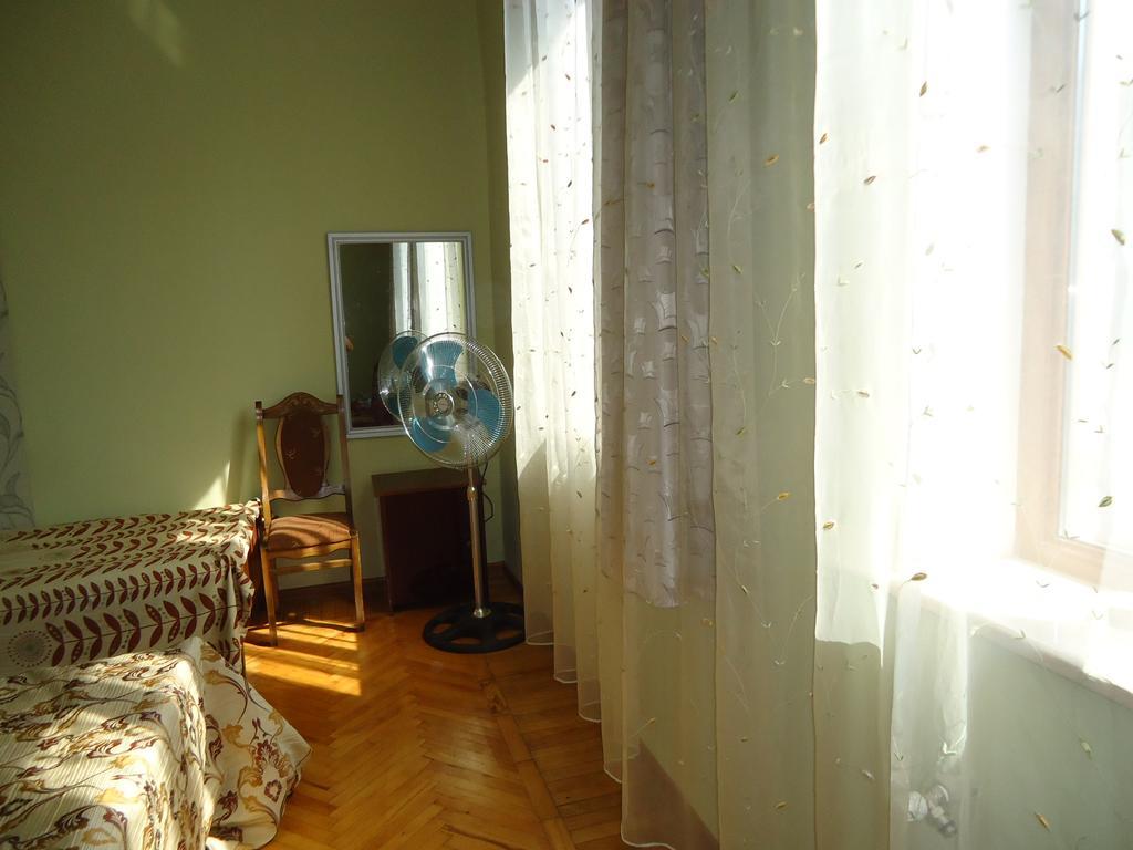 Хостел Львов Кутаиси Экстерьер фото